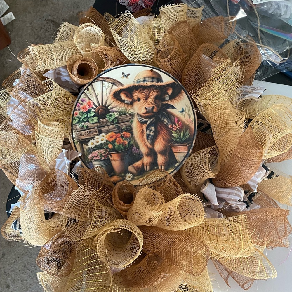 Sweet little farmhouse/country/Highland cow/spring decor wreath